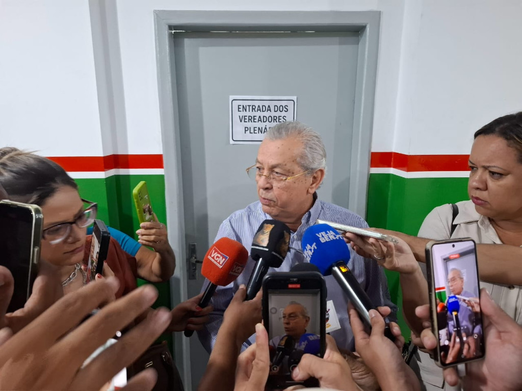 Senador Jayme Campos em entrevista sobre a saída do União Brasil do governo Lula.