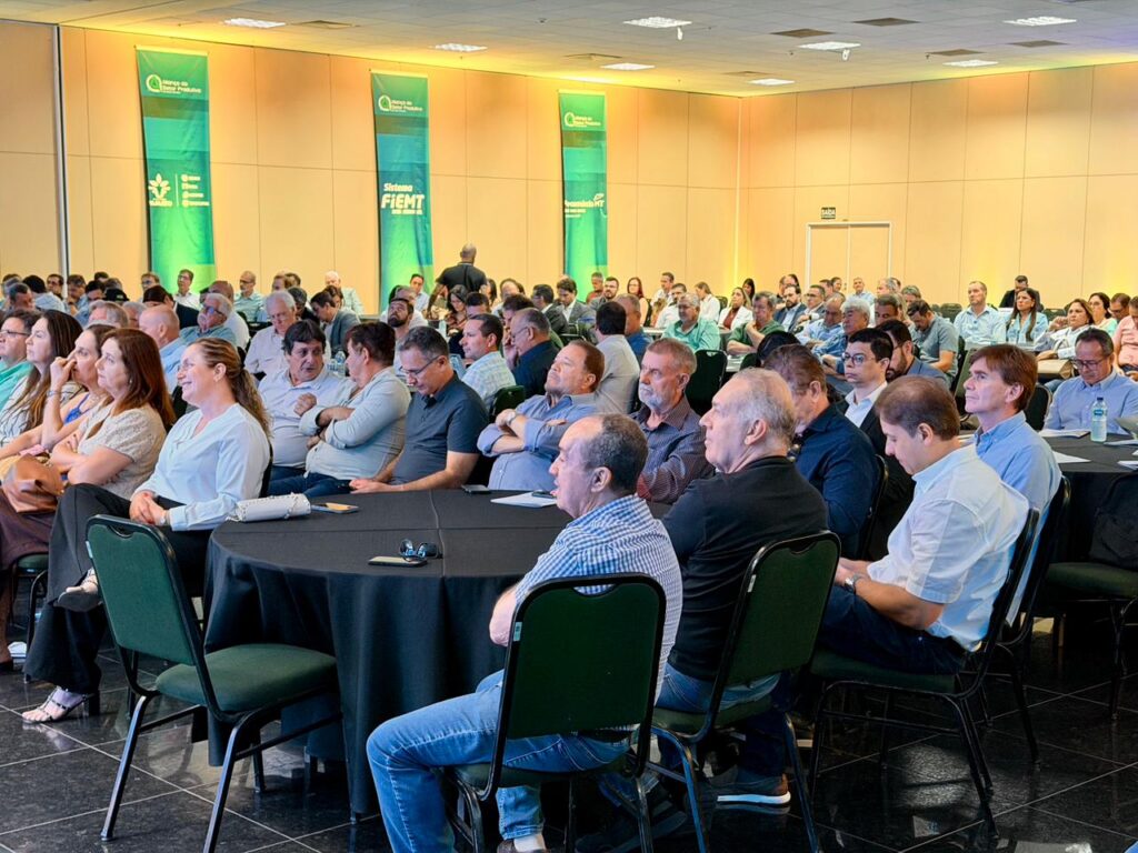 Público acompanha diálogo do setor produtivo com candidatos ao Governo de Mato Grosso