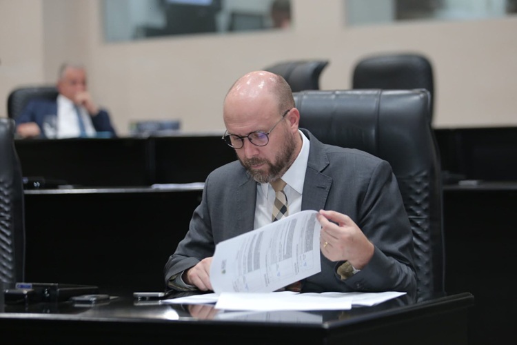 Imagem ilustrativa sobre direitos dos transplantados: acessibilidade, atendimento prioritário e vagas para deficientes.