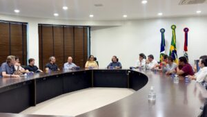 Representantes do Sinduscon Sul MT estiveram em reunião com o prefeito Cláudio Ferreira e a secretária Rane Curto