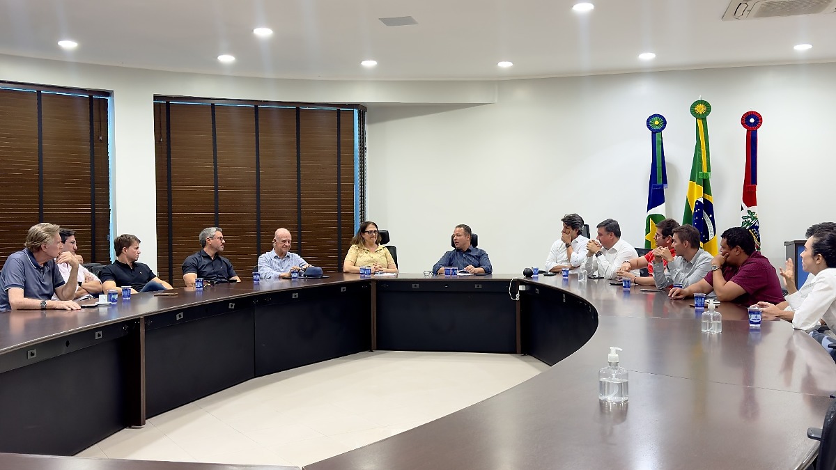 Representantes do Sinduscon Sul MT estiveram em reunião com o prefeito Cláudio Ferreira e a secretária Rane Curto